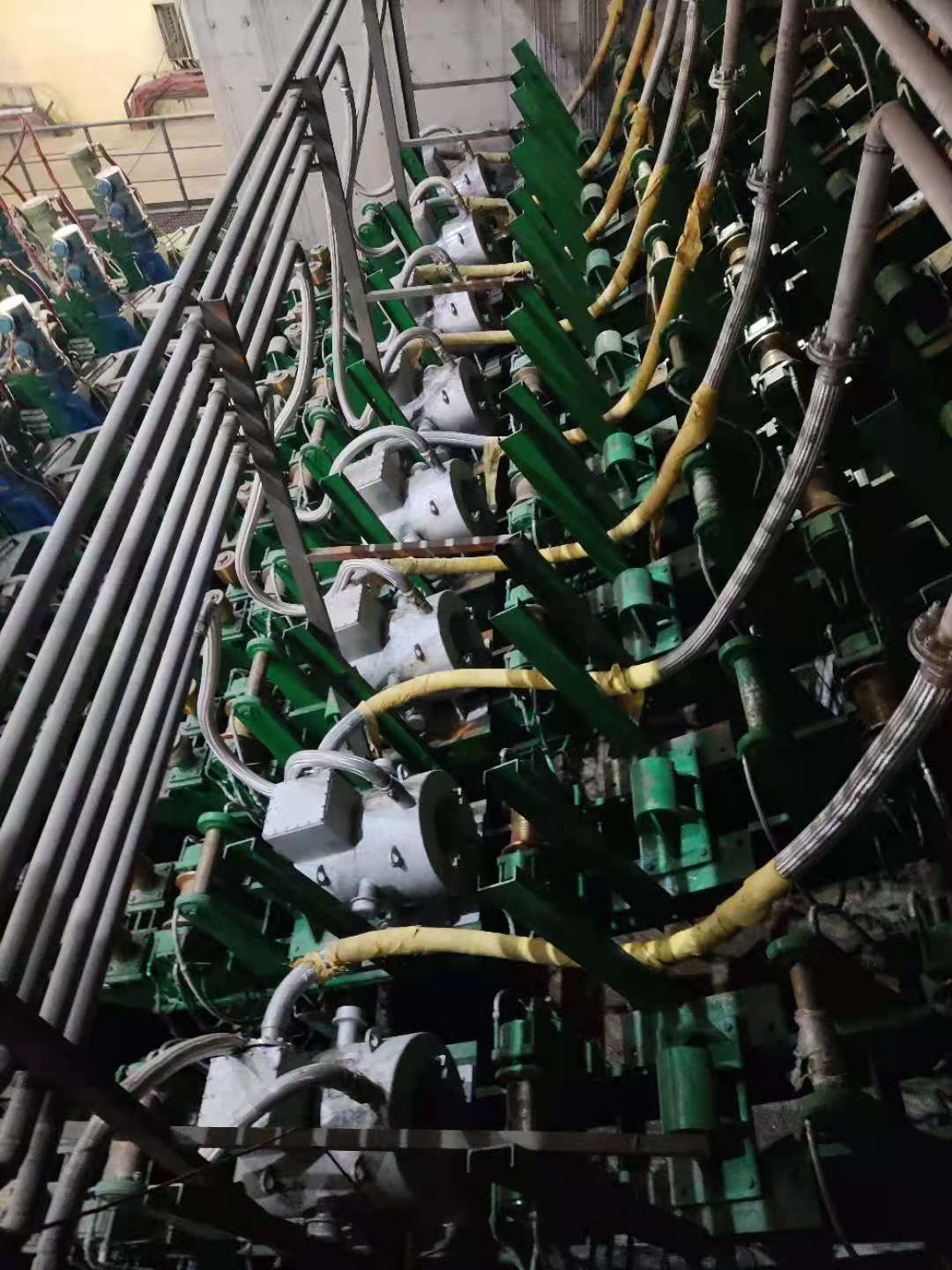 فحص معدات التحريك الكهرومغناطيسي